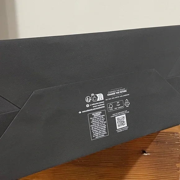 🦁 YSL Black LARGE Gift Bag with Perfume Samples - Picture 7 of 13